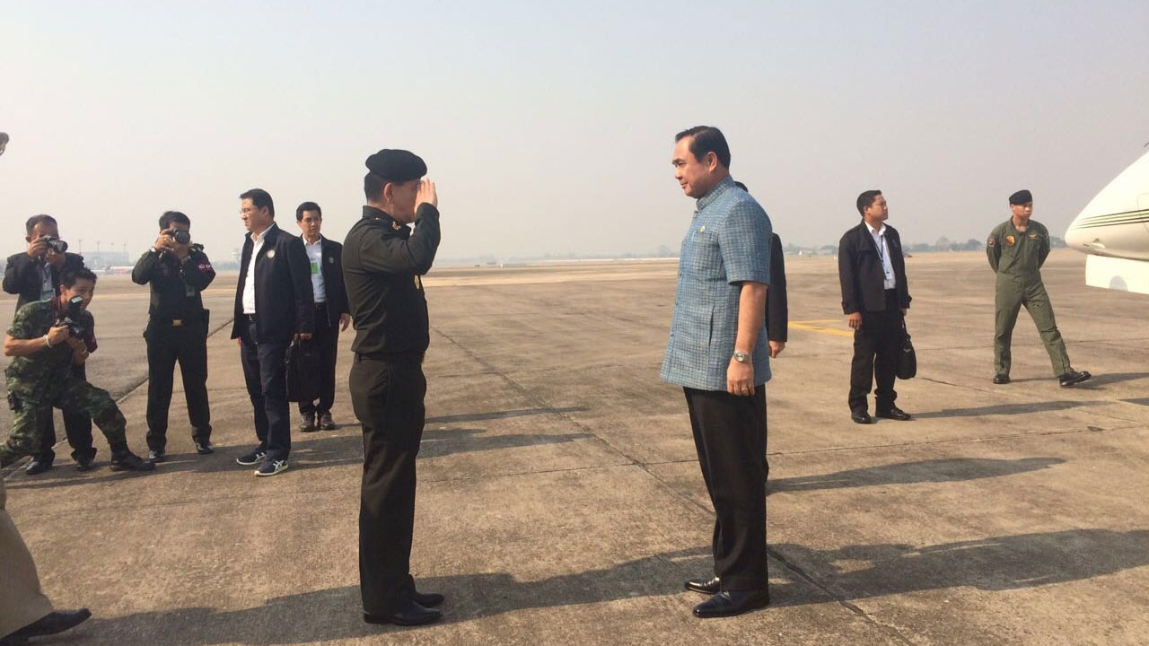 นายกฯ บินเชียงใหม่ ประชุมงานโครงการหลวง-ไฟป่าหมอกควัน รปภ.เข้ม