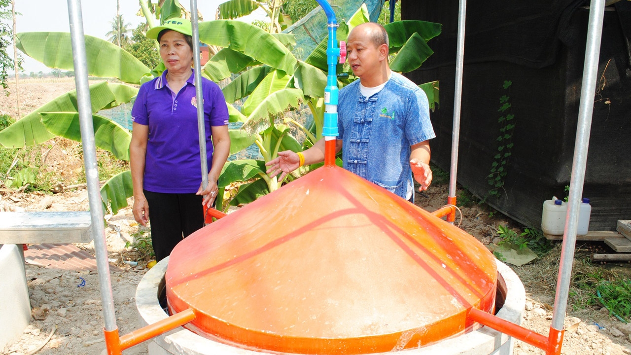 ผญบ.สุโขทัย ไอเดียเจ๋ง หมักขี้หมูทำแก๊สหุงต้ม ไม่ง้อ LPG 