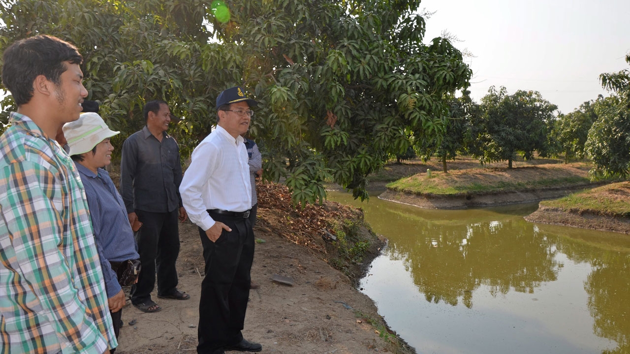 ผู้ว่าวอนชลประทาน จัดสรรน้ำให้ชาวสวน