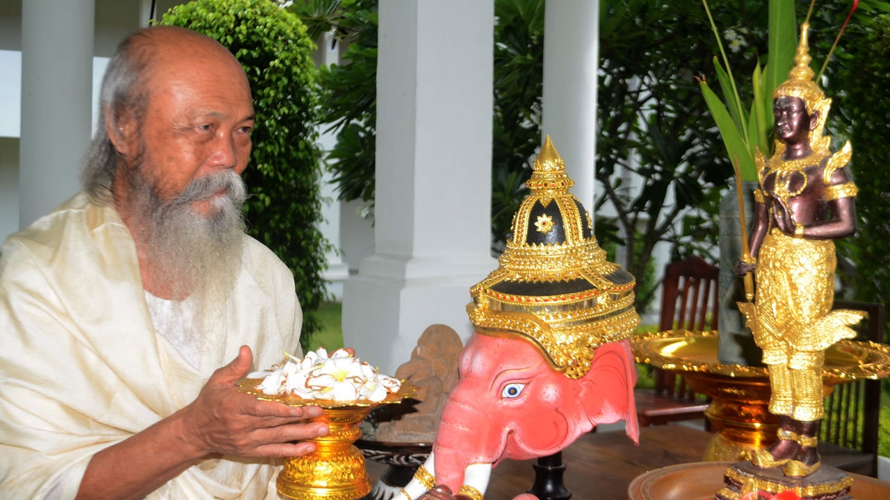 ฤาษีพุทธจรัล แนะ นายกฯ แก้เคล็ดเปลี่ยนชื่อประเทศภายใน 7 ส.ค.นี้