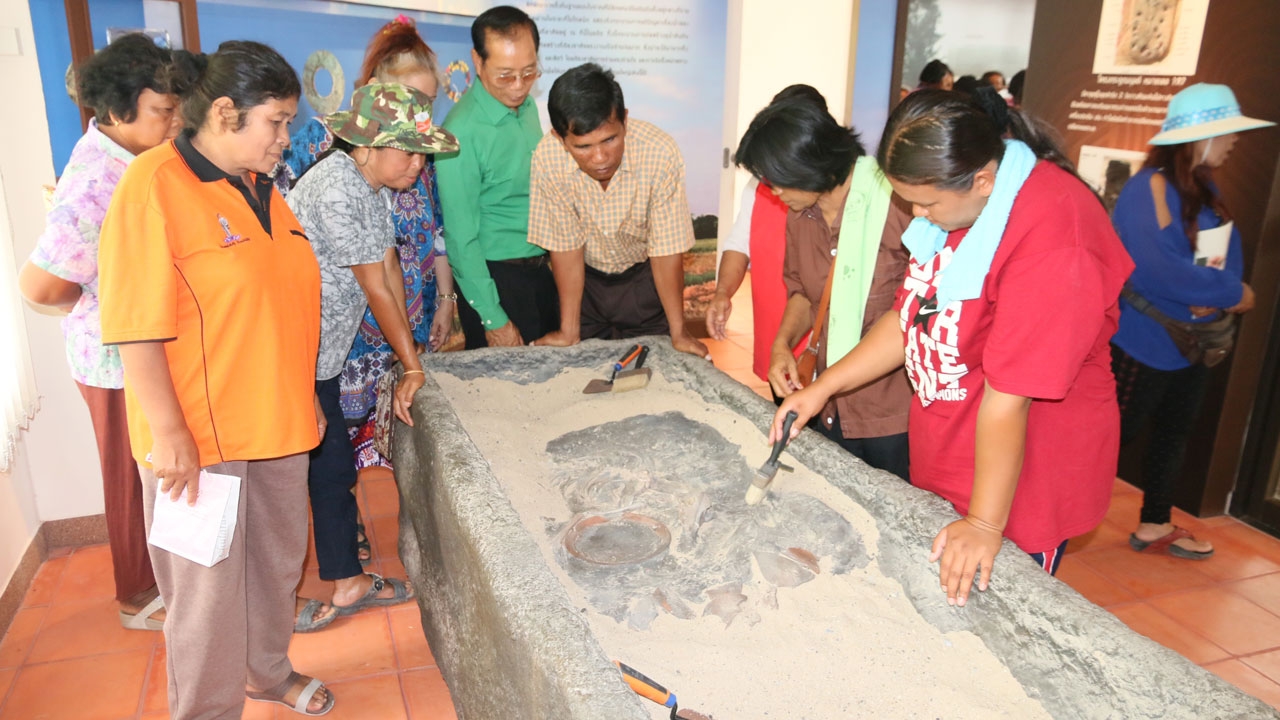 เปิดป้าย 'แหล่งโบราณคดีบ้านโนนวัด' ชุมชน 4 พันปี มรดกทางวัฒนธรรมโคราช