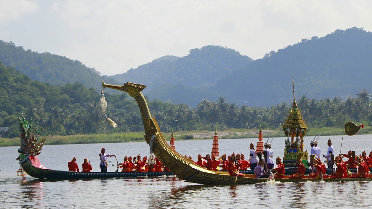 จัดแข่งเรือยาว อ่างเก็บน้ำบ้านเขาเต่า รำลึกพระมหากรุณาธิคุณในหลวง ร.9