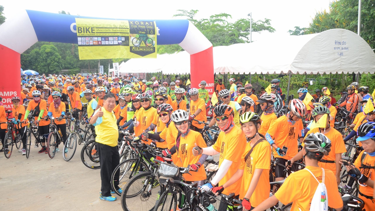 นับพันปั่นลดโลกร้อน Korat Car Free Day