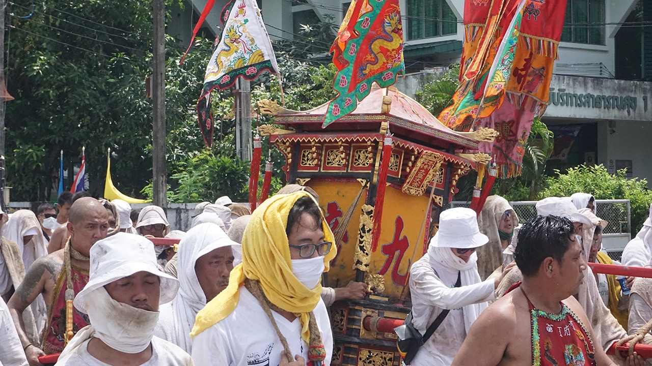 กินเจภูเก็ต 10 ข้อที่คุณไม่เคยรู้ ม้าทรงและคนถือศีลกินผัก