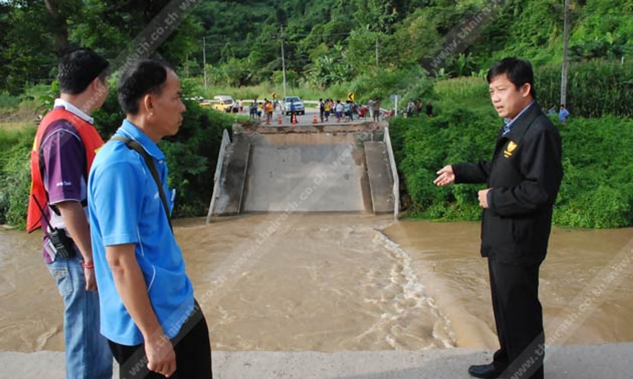 แม่น้ำคำเชียงรายเซาะสะพานขนาดใหญ่ขาด 