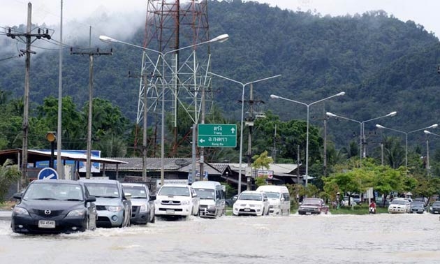 ฝนตกไม่ขาดสาย น้ำท่วมพัทลุงขยายวง 200 หมู่บ้าน