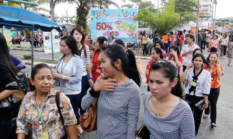 คนภูเก็ตอพยพวุ่นหนีสึนามิ จราจรติดขัด