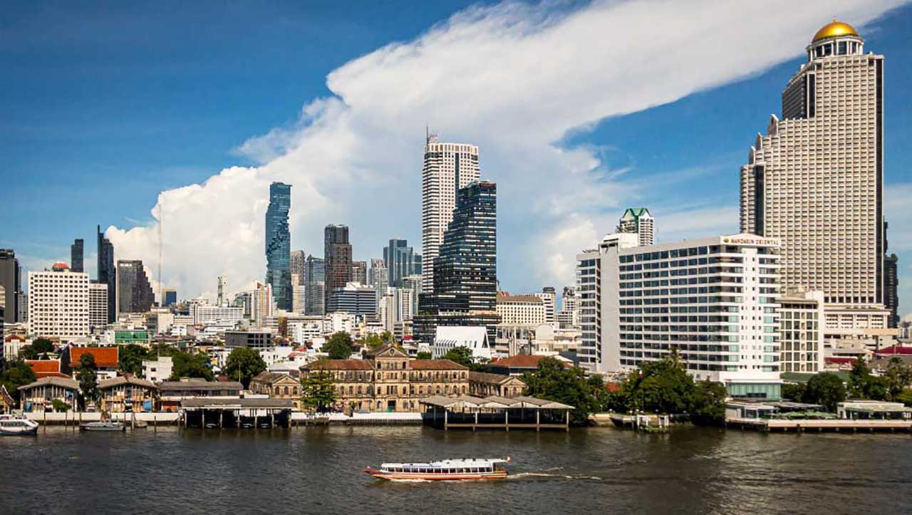 ผลงานชนะเลิศ จากงานประกวดภาพถ่ายในหัวข้อ “100 ปีแห่งความเจริญบนสายน้ำ” ชื่อผลงาน เจ้าพระยา ความเจริญริมสายน้ำ