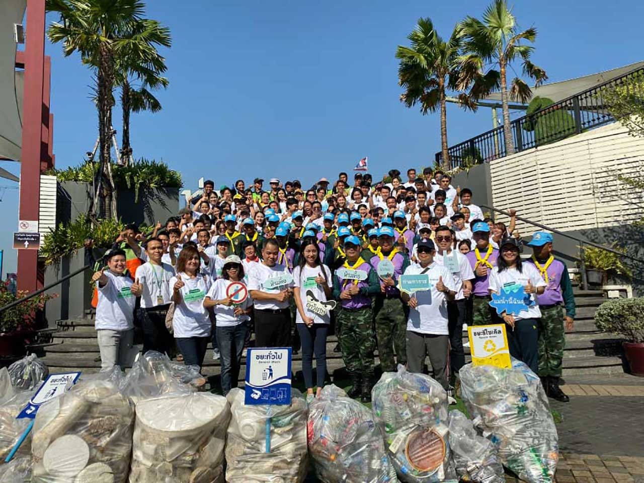 กิจกรรม Love Chao Phraya Save the River Life เก็บขยะฟื้นผืนน้ำ