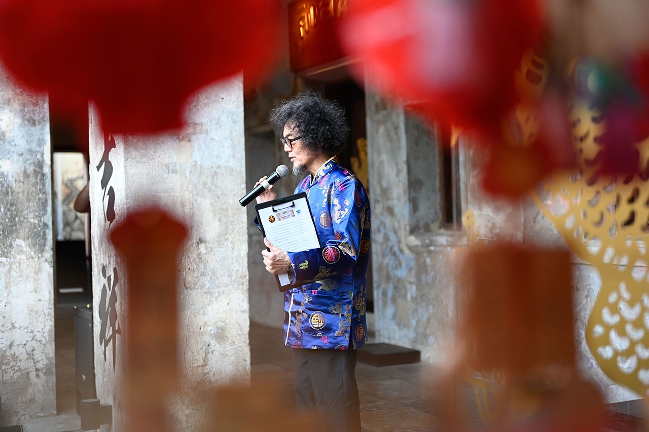 เพชร โอสถานุเคระาห์กล่าวสุนทรพจน์