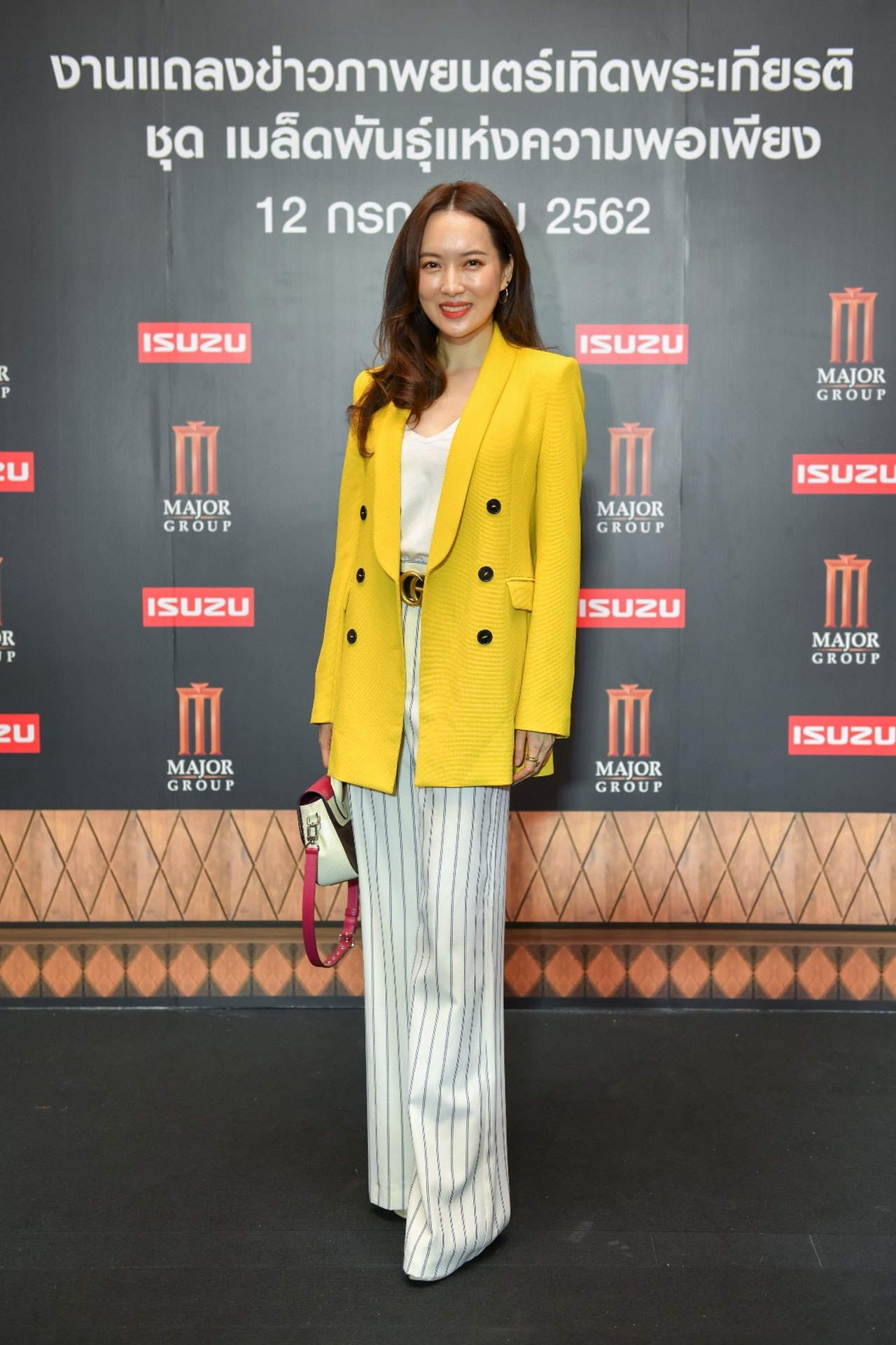 วิลาสินี ธัญญวิเศษศิลป์ เซเลบริตี้สาวสังคมที่มาร่วมงานด้วยหัวใจแห่งความพอเพียง