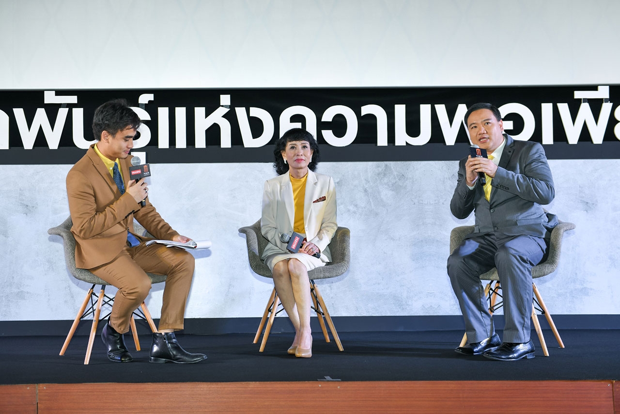 ปนัดดา เจณณวาสิน และ สุรเชษฐ์ อัศวเรืองอนันต์ ร่วมพูดคุยถึงวัตถุประสงค์การจัดทำภาพยนตร์เทิดพระเกียรติฯ