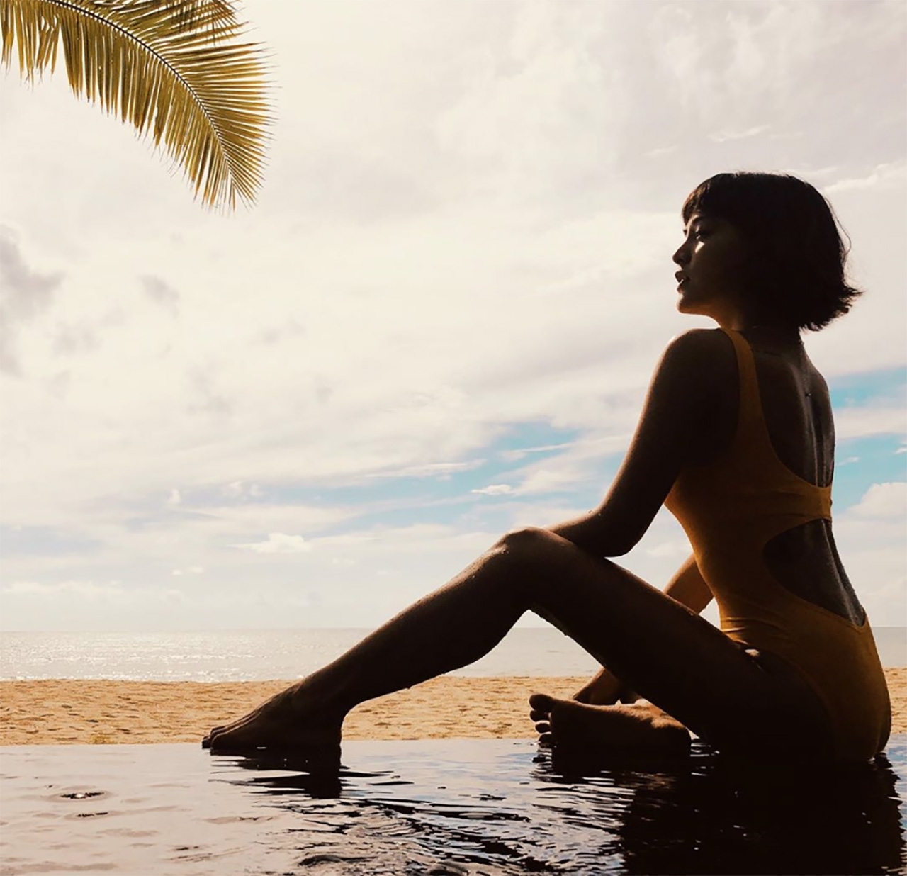 ภาพสวยๆ ของคุณสายป่านในบรรยากาศริมหาดและความเป็นส่วนตัวของสระว่ายน้ำห้อง Two Bedrooms Pool Villa