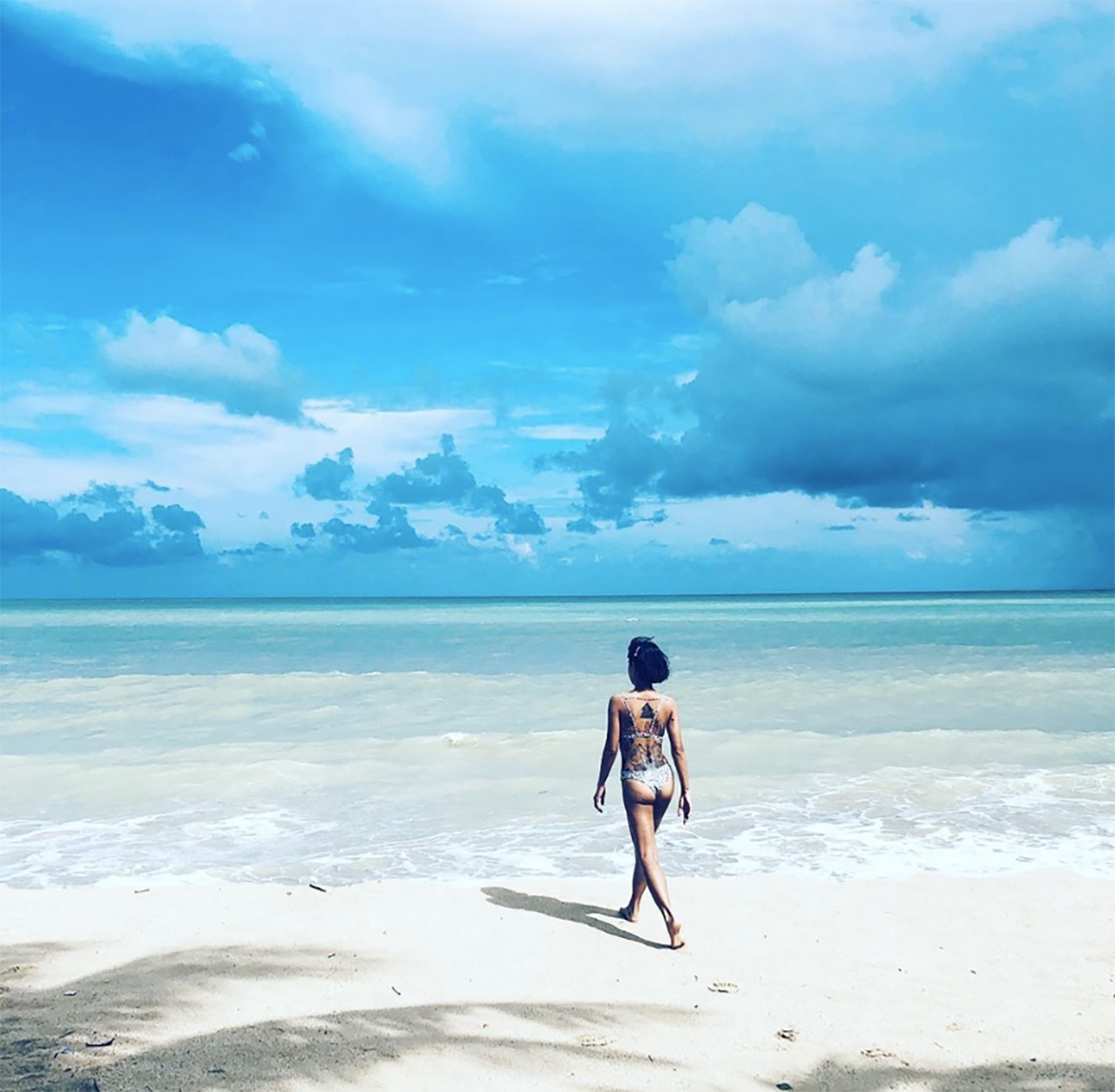 ณ ริมหาดเขาหลักกับอีกมุมสวยในวันสบายๆ ของคุณสายป่านค่ะ