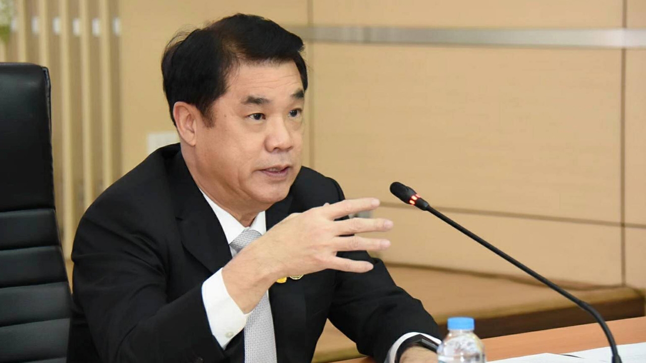 สุริยะ จึงรุ่งเรืองกิจ รัฐมนตรีว่าการกระทรวงอุตสาหกรรม