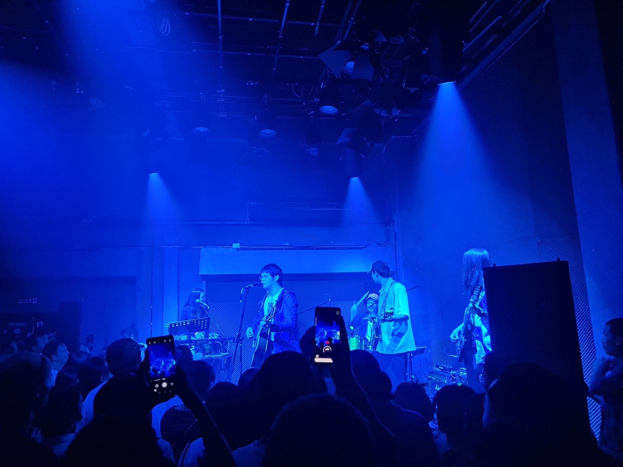  การแสดงดนตรีสดวงดนตรี Death of A Salesman ที่ De Commune ทองหล่อ