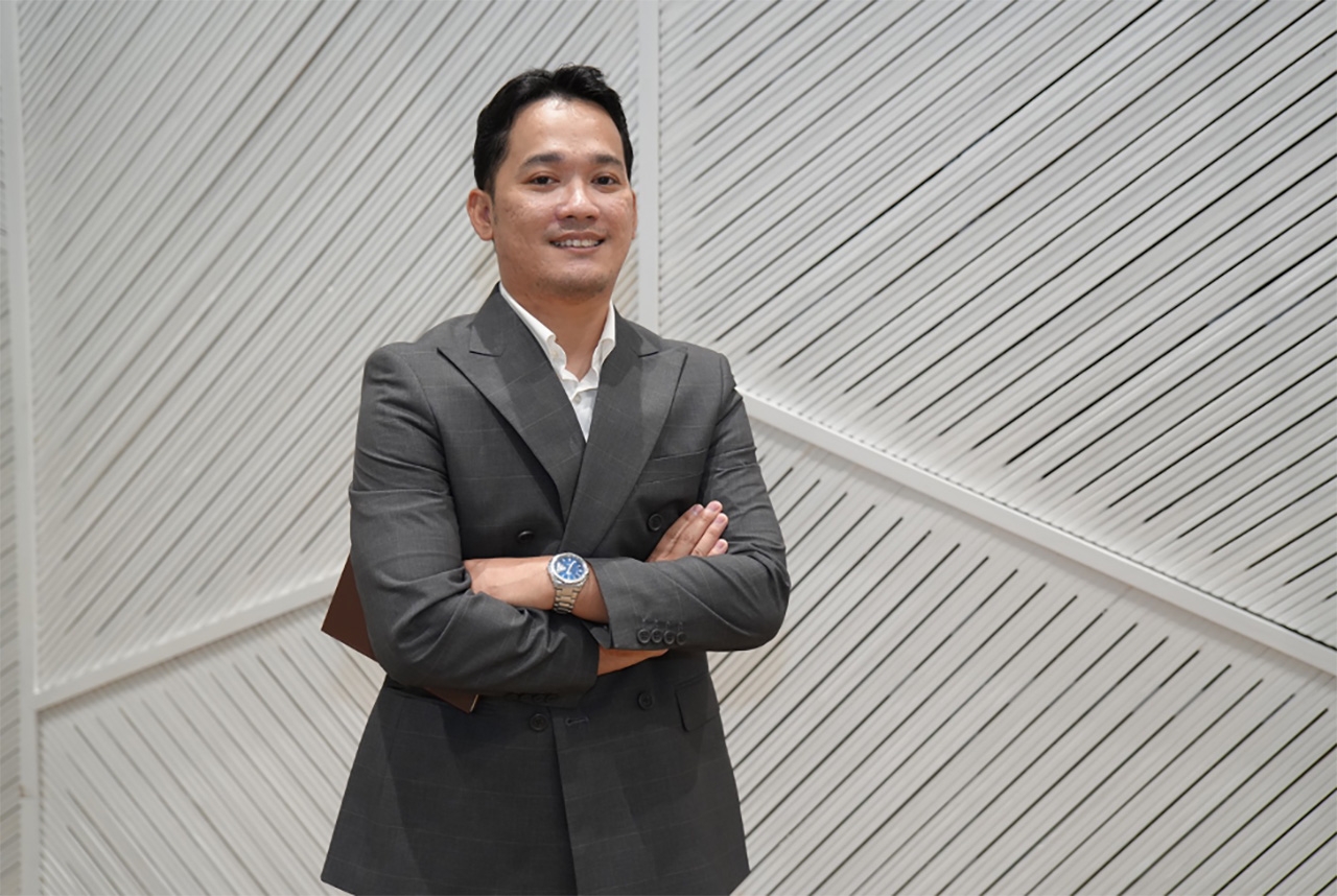 รศ.ดร.อานนท์ มาเม้า อาจารย์ประจำคณะนิติศาสตร์ มหาวิทยาลัยธรรมศาสตร์