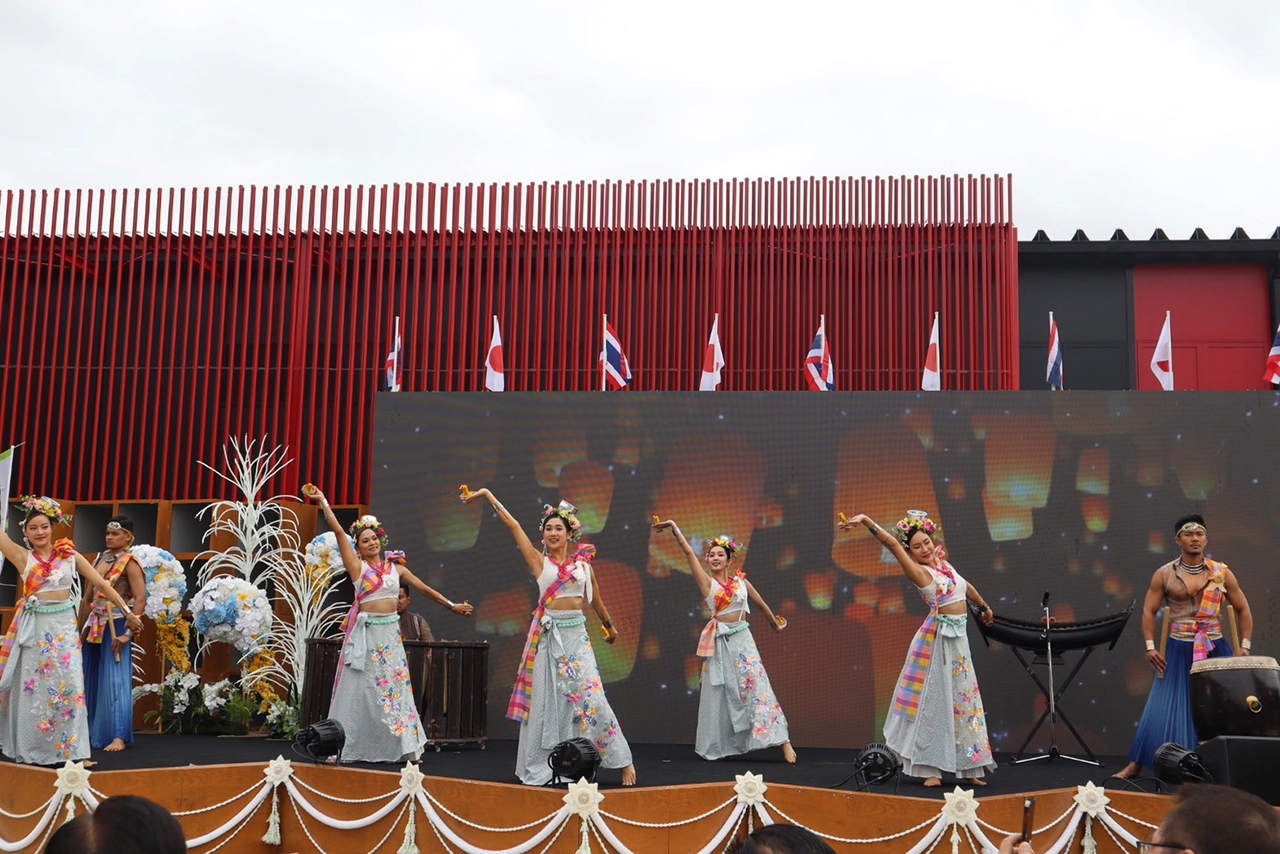 การแสดงพิธีเปิด-ชุด-"เย็นทั่วหล้ามหาสงกรานต์"