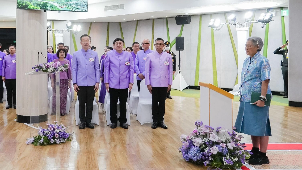 สมเด็จพระเทพฯ เสด็จฯ ไปทรงเปิดหน่วยผลิตน้ำมันเชื้อเพลิงอากาศยานยั่งยืน ในโรงกลั่นน้ำมันบางจาก