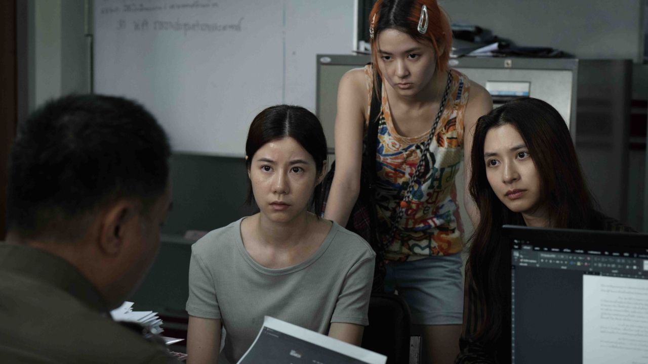 หนัง Netflix 'เส้นตาย สายลวง' เปิดโปงแก๊งคอลเซ็นเตอร์ ด้วยข้อมูลจริงจากทีมสกู๊ป SEE TRUE