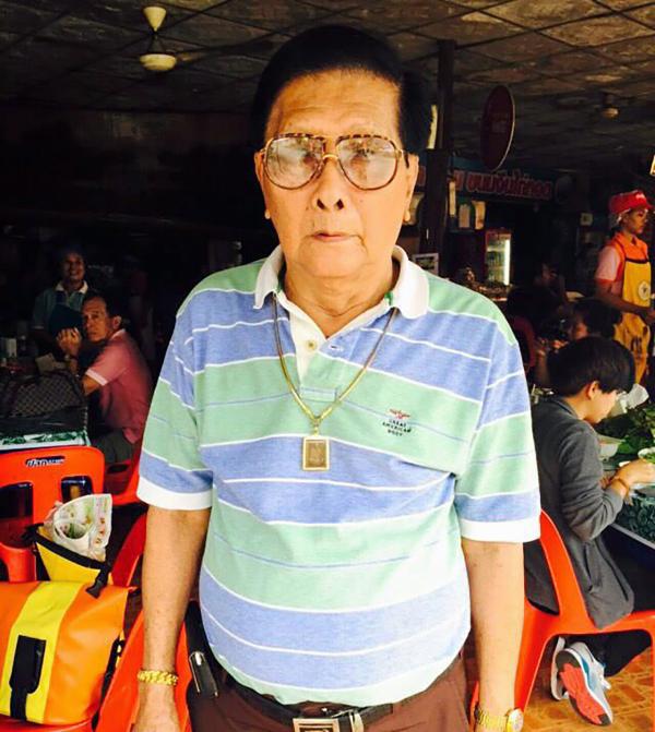โกจ้อย เจ้าของร้าน.