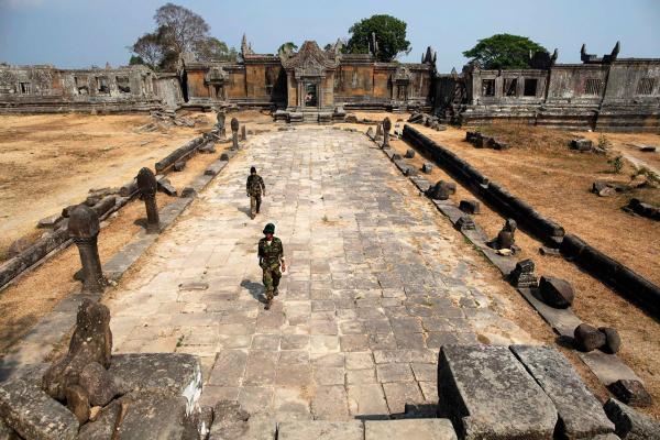 ทหารเขมรบนเขาพระวิหาร