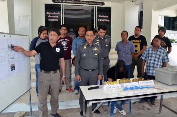 ตำรวจชุดสืบสวน จ.ภูเก็ต แถลงข่าวจับเอเย่นต์ยาเสพติดรายใหญ่