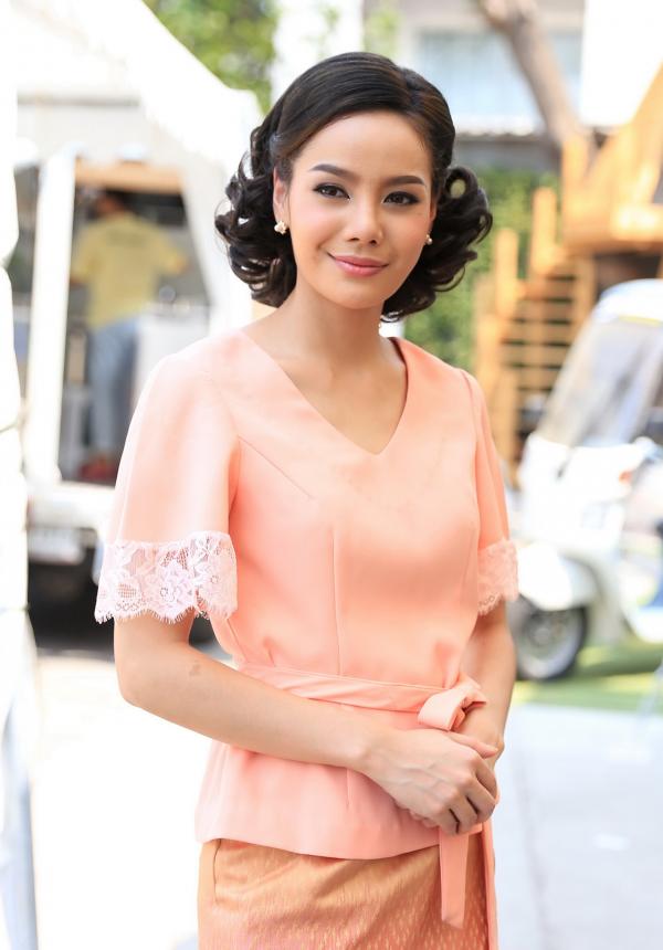 หยก ธัญยกันต์ นักแสดงรุ่นน้องที่เอาข้าวต้มราดหัวรุ่นพี่ตามบทในละคร