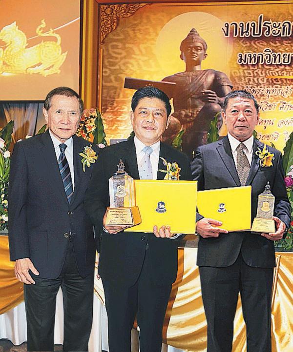 สิงห์ทองดีเด่น บุญชัย โชควัฒนา, จิรชัย มูลทองโร่ย, กนกศักดิ์ ปิ่นแสง.