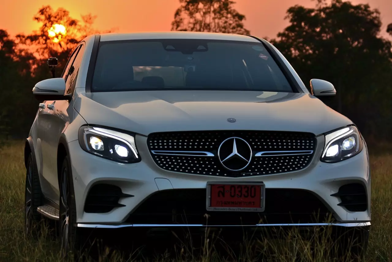 ถังเดียวเที่ยวพันกิโลเมตร MERCEDES BENZ GLC 250d COUPE AMG DYNAMIC PLUS