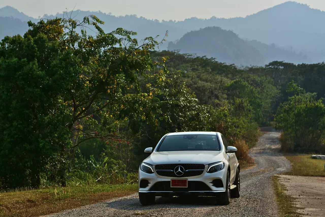 ถังเดียวเที่ยวพันกิโลเมตร MERCEDES BENZ GLC 250d COUPE AMG DYNAMIC PLUS