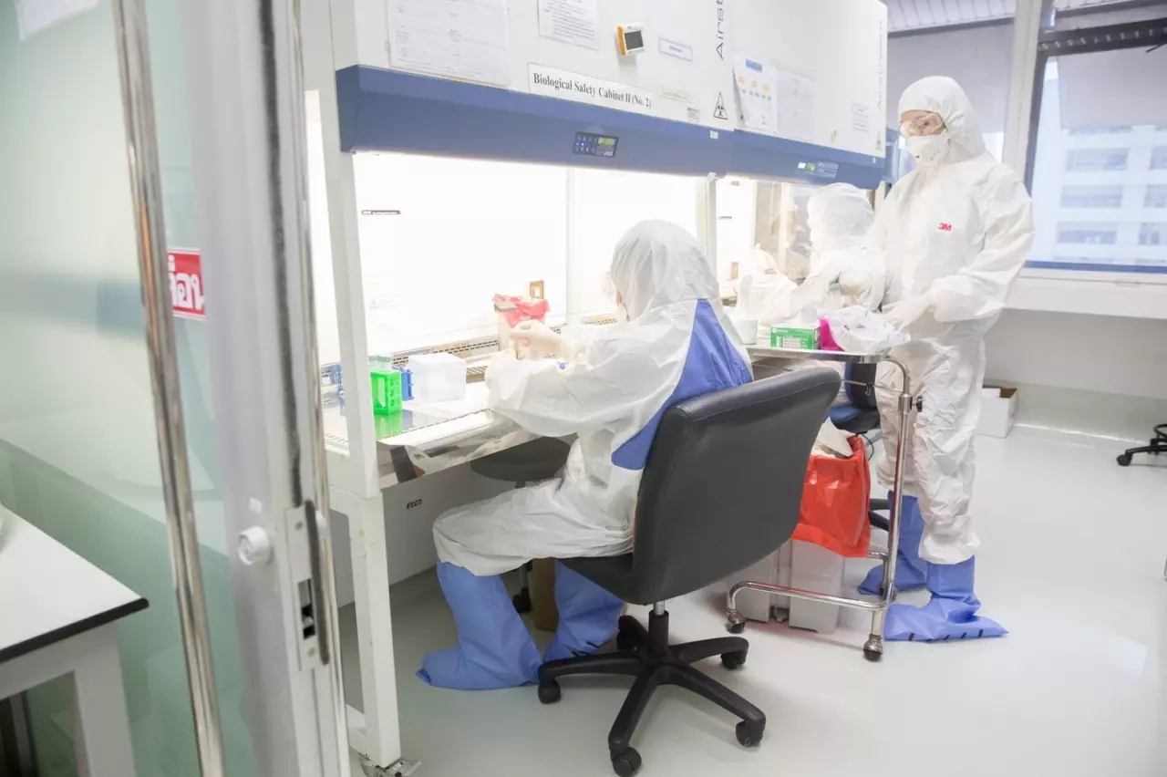 การตรวจโควิดจาก "น้ำกลั้วคอ" ราคาถูก เทียบข้อดี-ข้อเสีย PCR กับ ATK