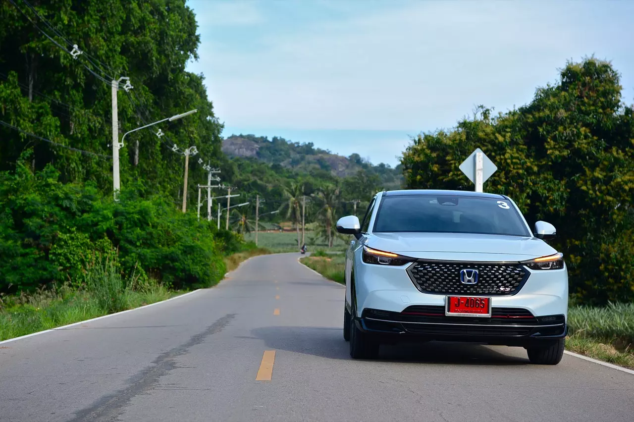 สัมผัสแรก ทดสอบ HONDA NEW HR-V e:HEV RS 