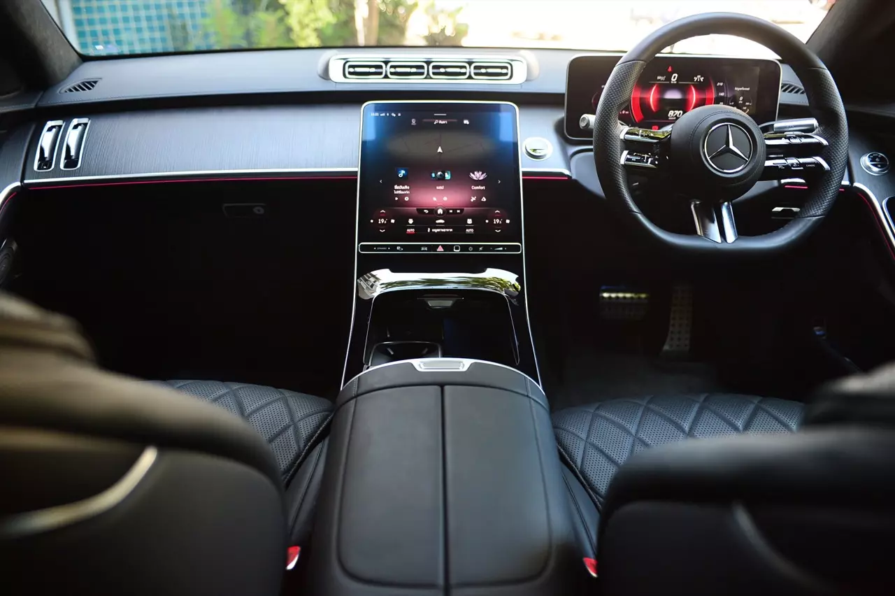 ประกอบไทย วิ่งไกลด้วยเครื่องและมอเตอร์ Mercedes-Benz S 580 e AMG Premium