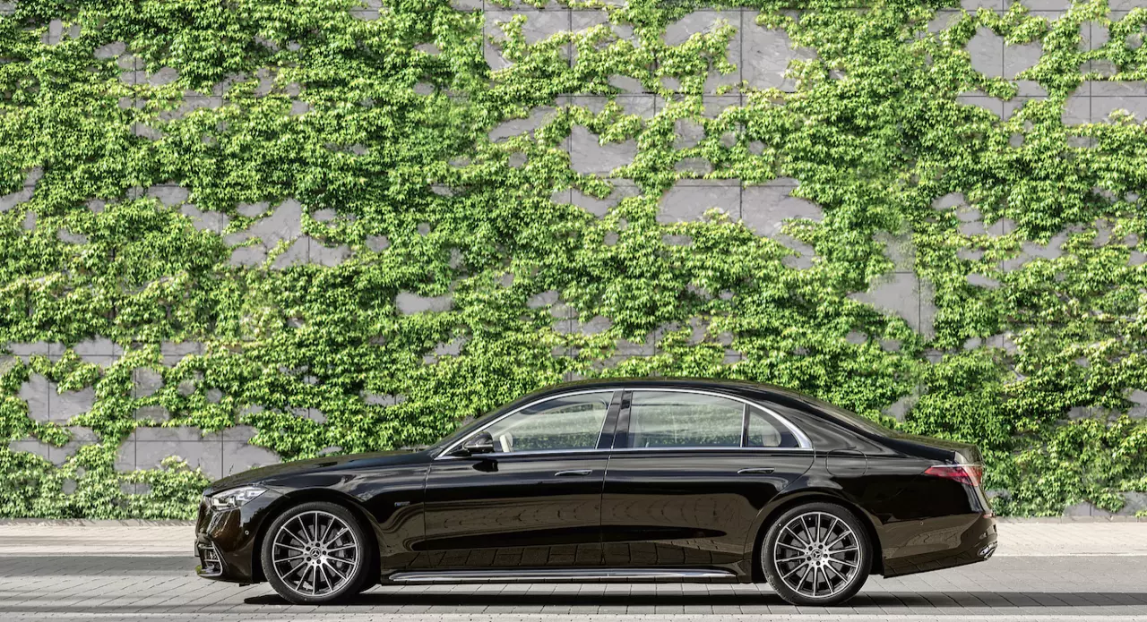 ประกอบไทย วิ่งไกลด้วยเครื่องและมอเตอร์ Mercedes-Benz S 580 e AMG Premium