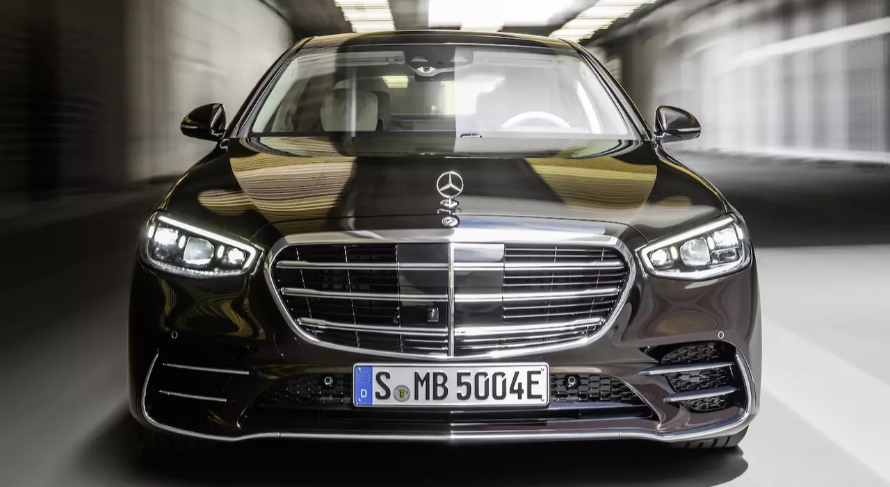 ประกอบไทย วิ่งไกลด้วยเครื่องและมอเตอร์ Mercedes-Benz S 580 e AMG Premium