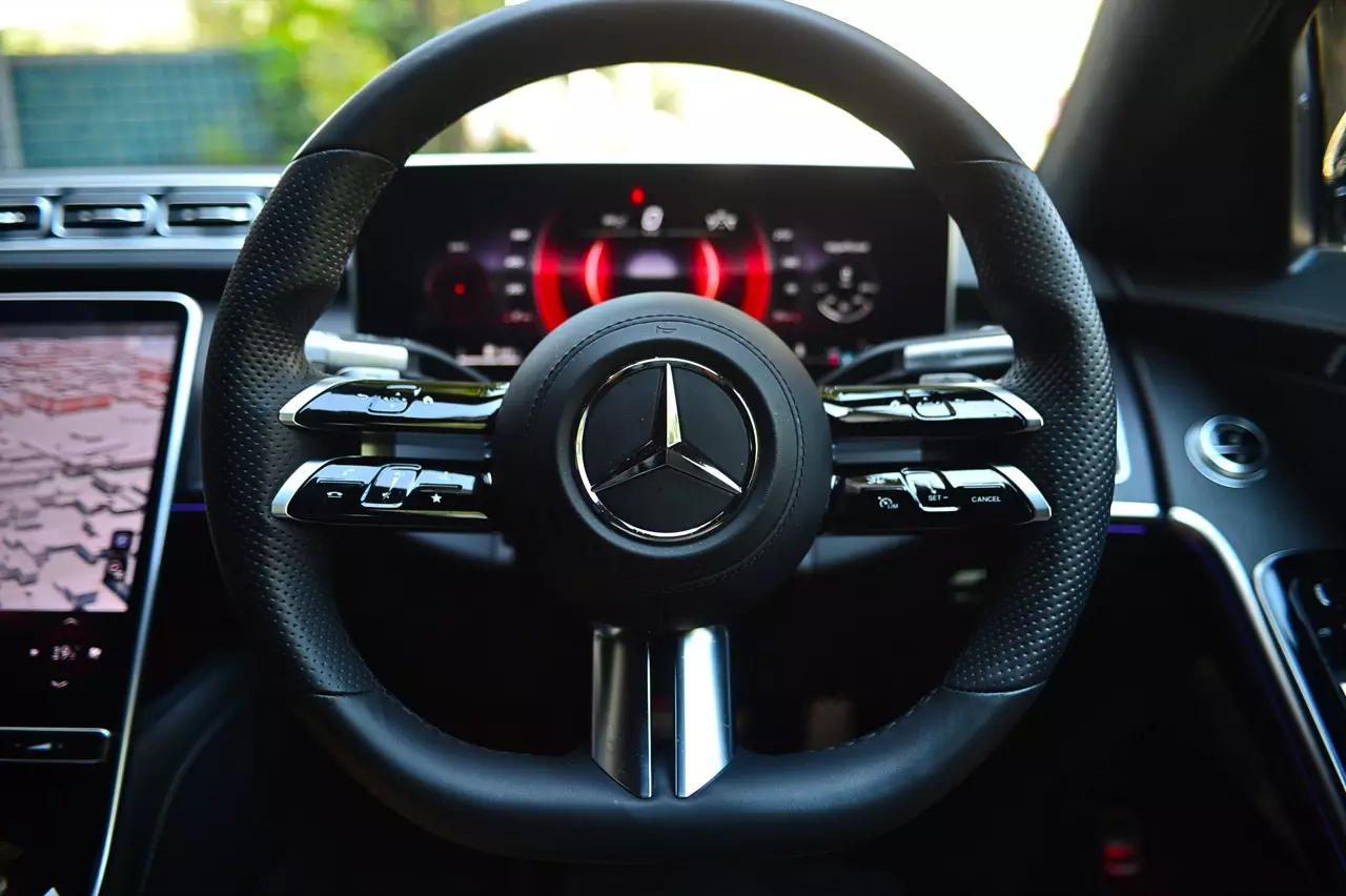 ประกอบไทย วิ่งไกลด้วยเครื่องและมอเตอร์ Mercedes-Benz S 580 e AMG Premium