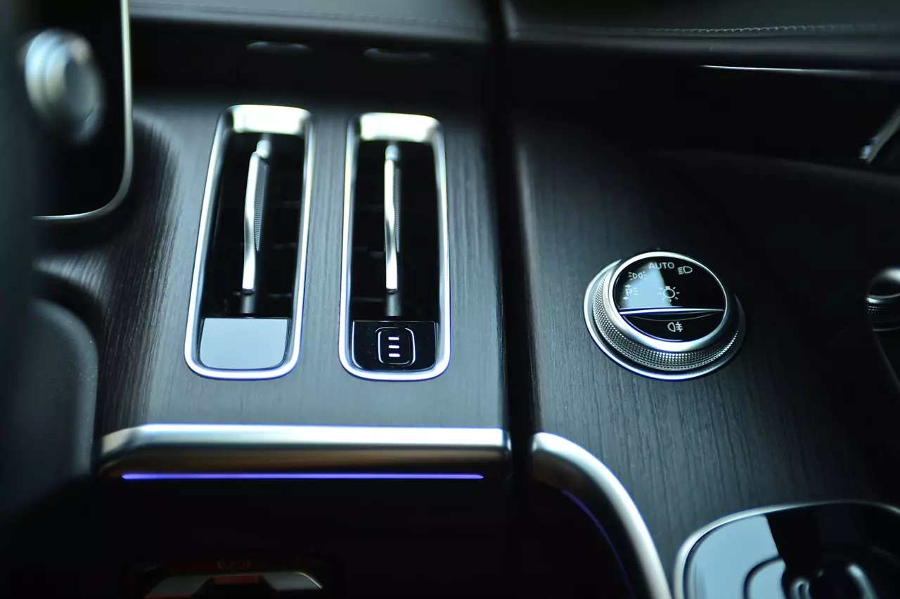 ประกอบไทย วิ่งไกลด้วยเครื่องและมอเตอร์ Mercedes-Benz S 580 e AMG Premium