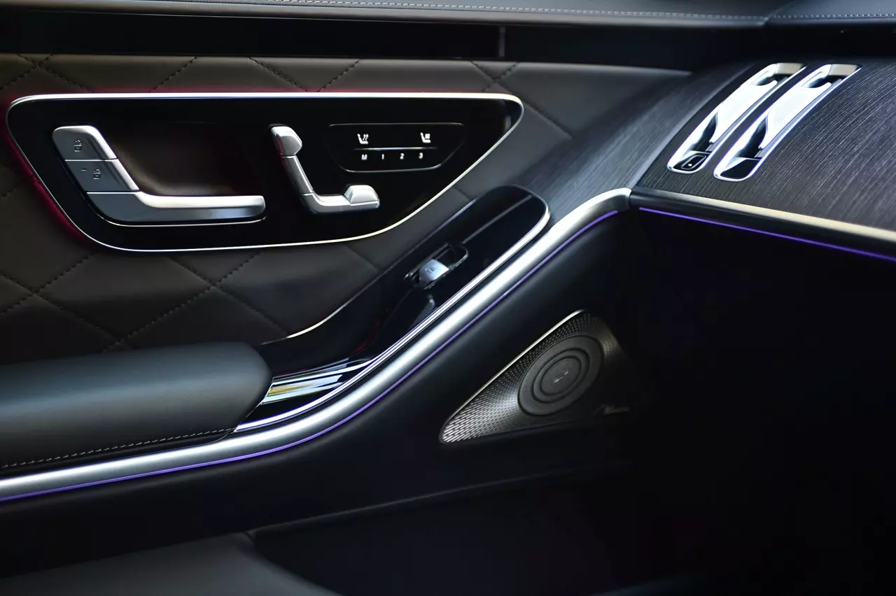 ประกอบไทย วิ่งไกลด้วยเครื่องและมอเตอร์ Mercedes-Benz S 580 e AMG Premium