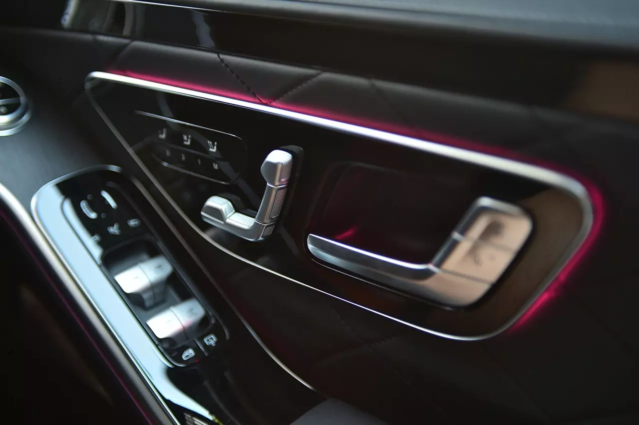 ประกอบไทย วิ่งไกลด้วยเครื่องและมอเตอร์ Mercedes-Benz S 580 e AMG Premium