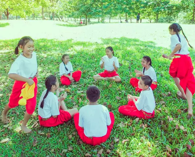 12 การละเล่นไทย มีอะไรบ้าง ที่เด็กๆ ควรรู้จัก