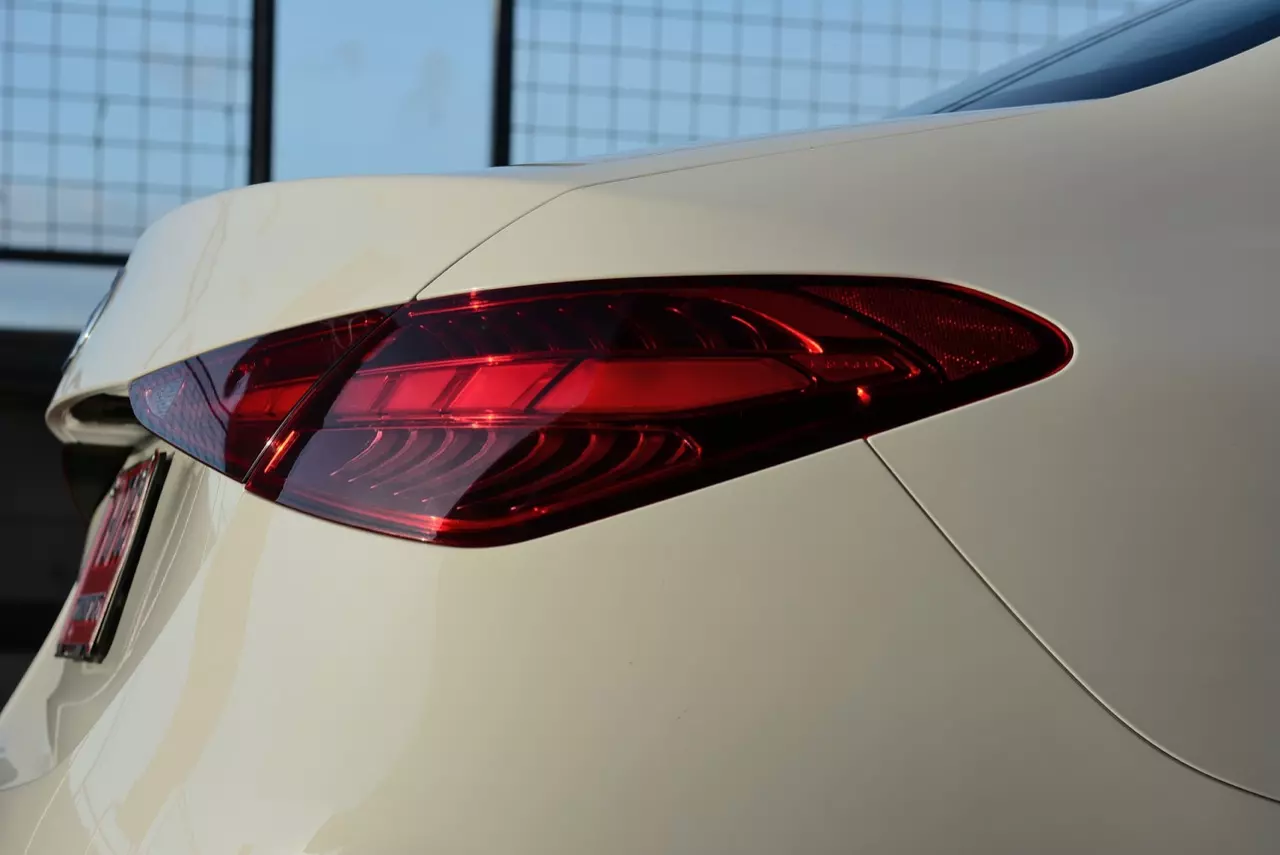 ประกอบไทยราคาดีงาม MERCEDES-BENZ NEW C-CLASS C220D AMG DYNAMIC 