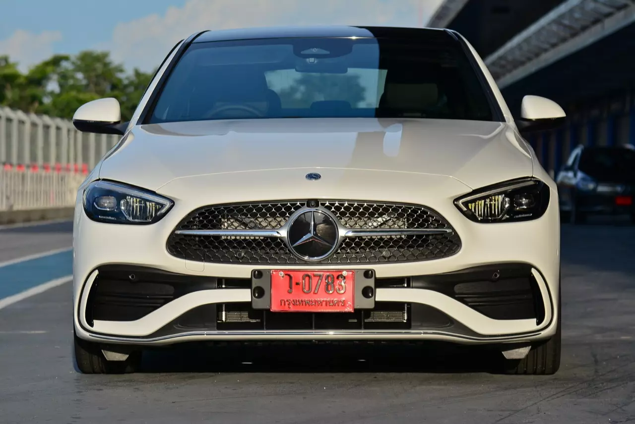 ประกอบไทยราคาดีงาม MERCEDES-BENZ NEW C-CLASS C220D AMG DYNAMIC 