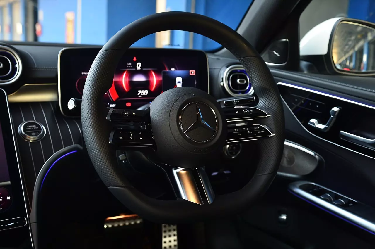 ประกอบไทยราคาดีงาม MERCEDES-BENZ NEW C-CLASS C220D AMG DYNAMIC 