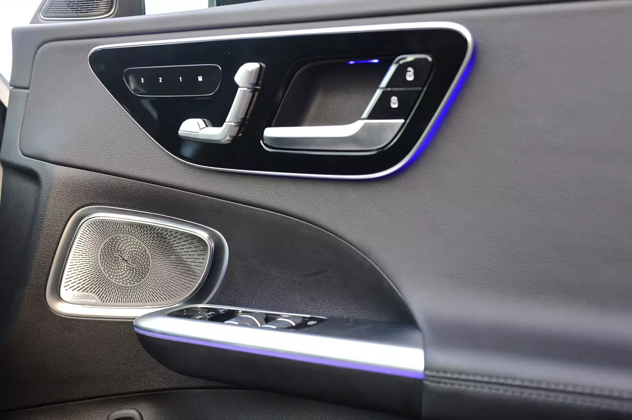 ประกอบไทยราคาดีงาม MERCEDES-BENZ NEW C-CLASS C220D AMG DYNAMIC 