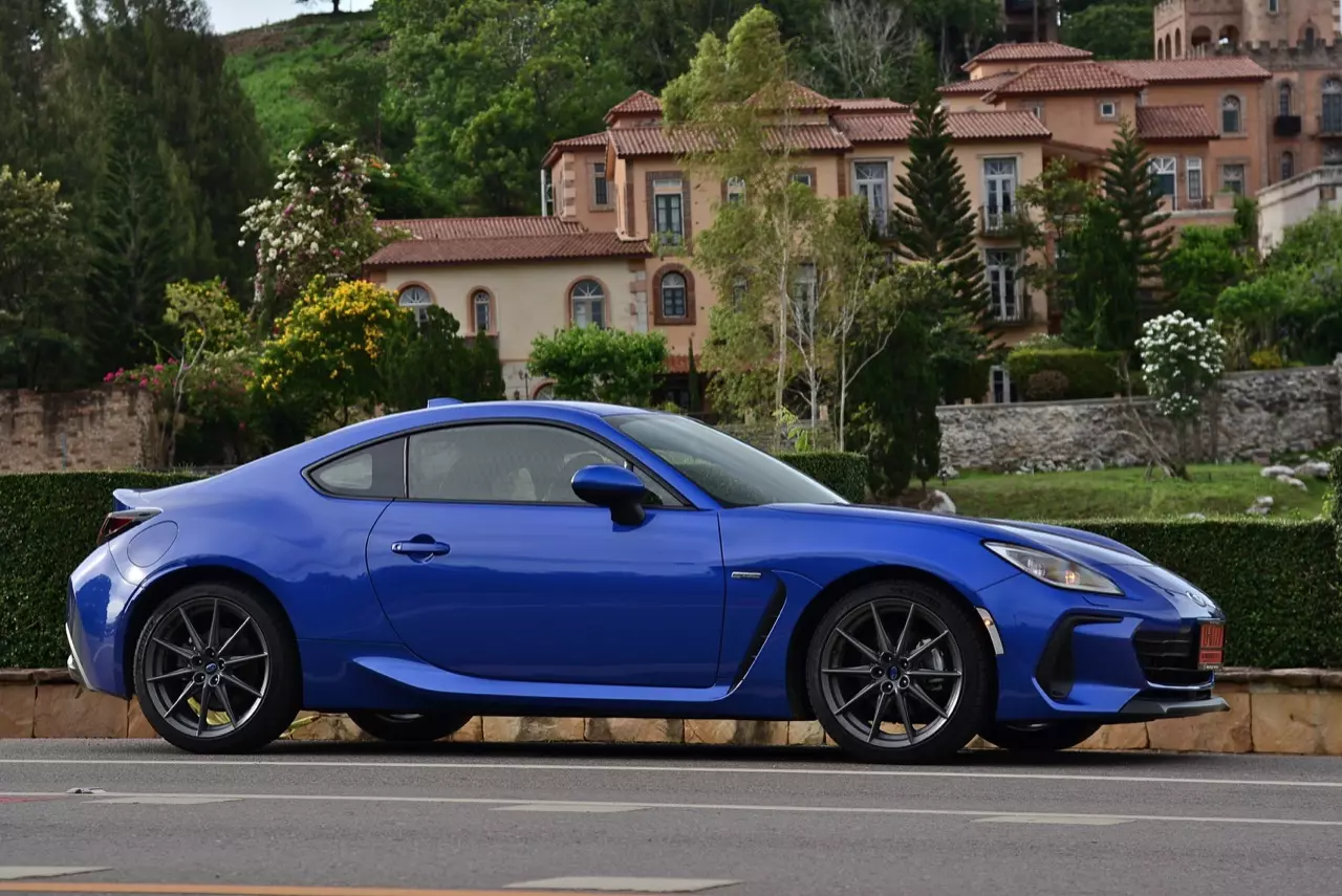 เล็กแต่ร้าย ทดสอบ SUBARU NEW BRZ EYESIGHT 6AT