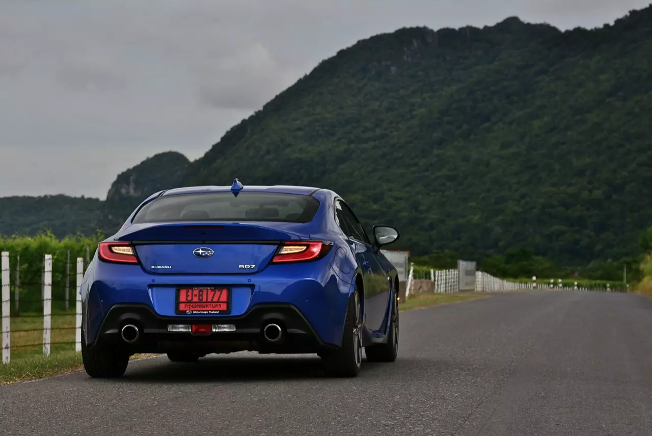 เล็กแต่ร้าย ทดสอบ SUBARU NEW BRZ EYESIGHT 6AT