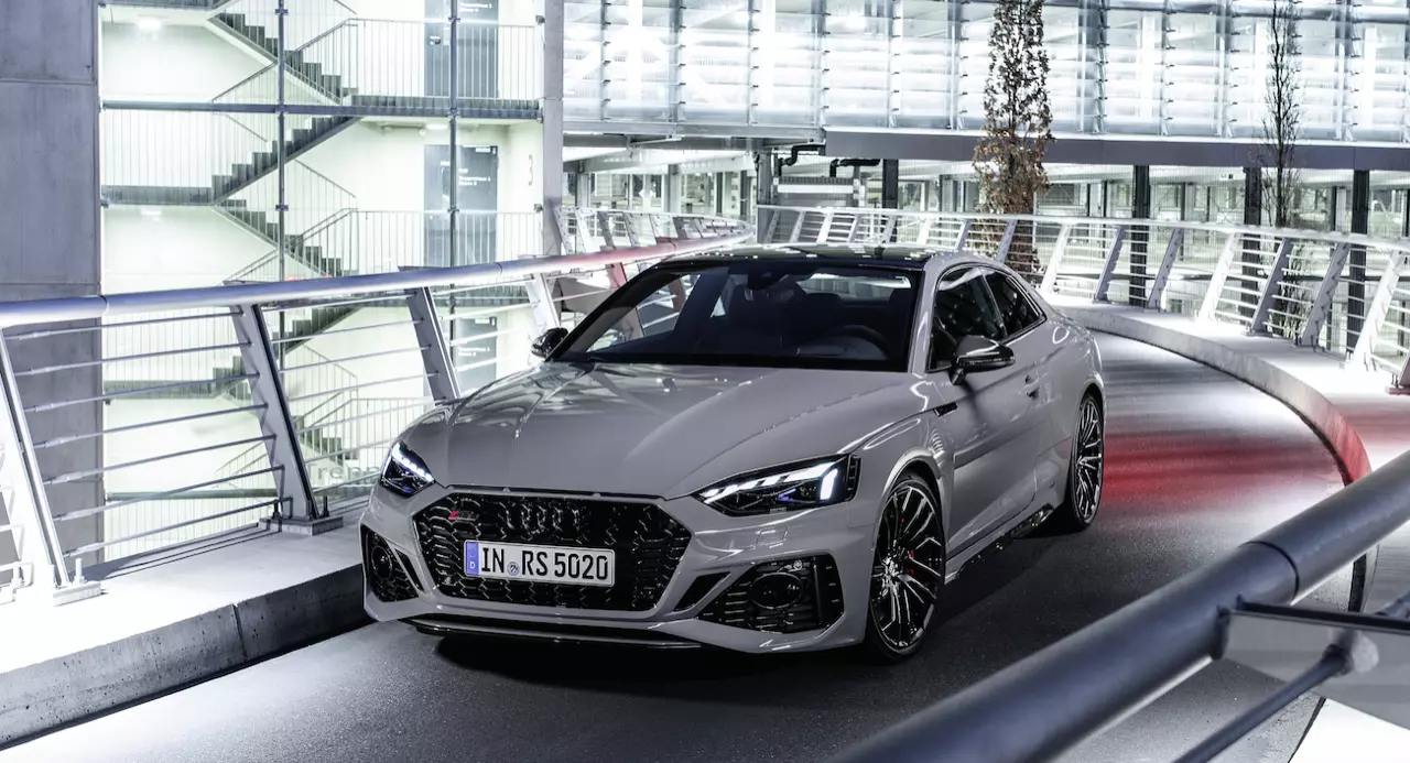 ขับสี่ ขี่แล้วหล่อ AUDI THAILAND เปิดตัวสปอร์ตคูเป้บ้าพลัง AUDI RS5 COUPE QUATTRO 