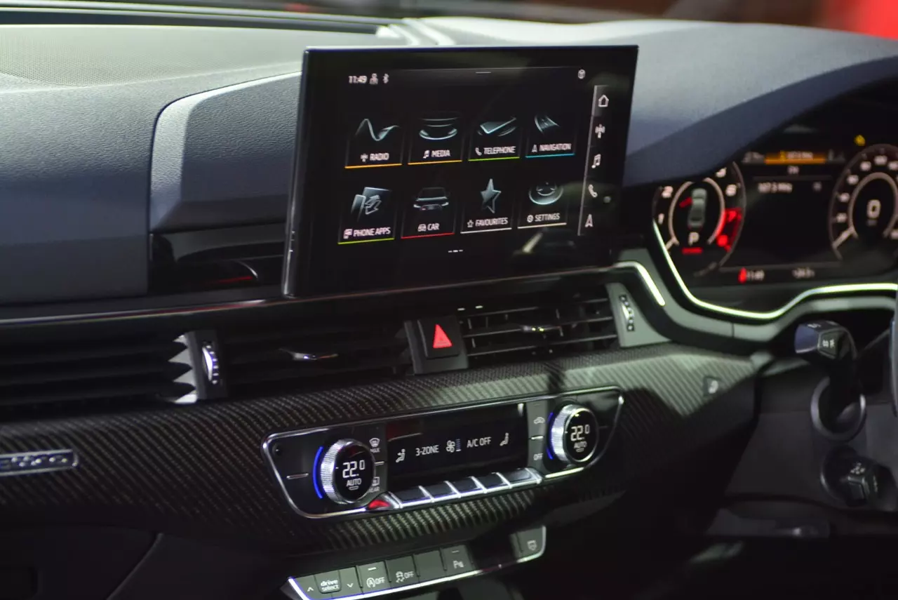 ขับสี่ ขี่แล้วหล่อ AUDI THAILAND เปิดตัวสปอร์ตคูเป้บ้าพลัง AUDI RS5 COUPE QUATTRO 