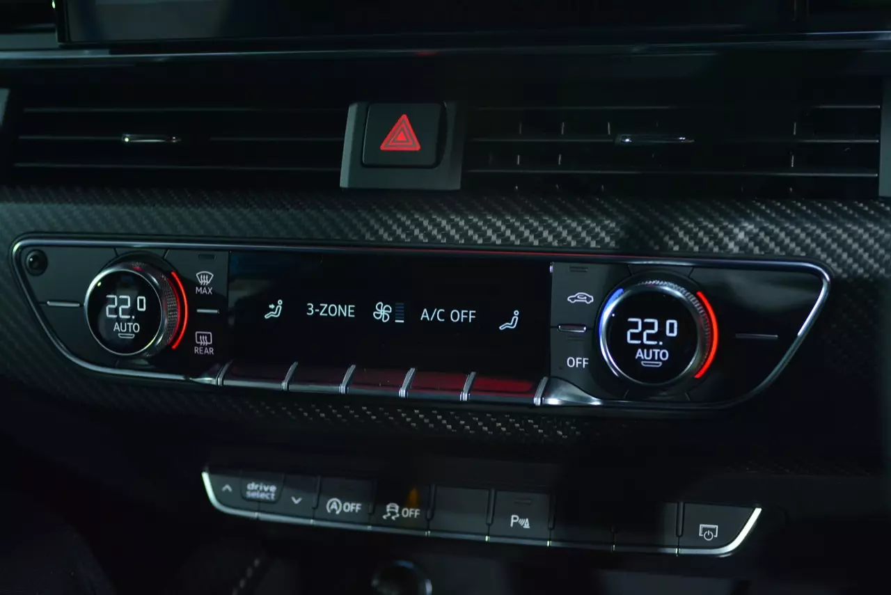 ขับสี่ ขี่แล้วหล่อ AUDI THAILAND เปิดตัวสปอร์ตคูเป้บ้าพลัง AUDI RS5 COUPE QUATTRO 